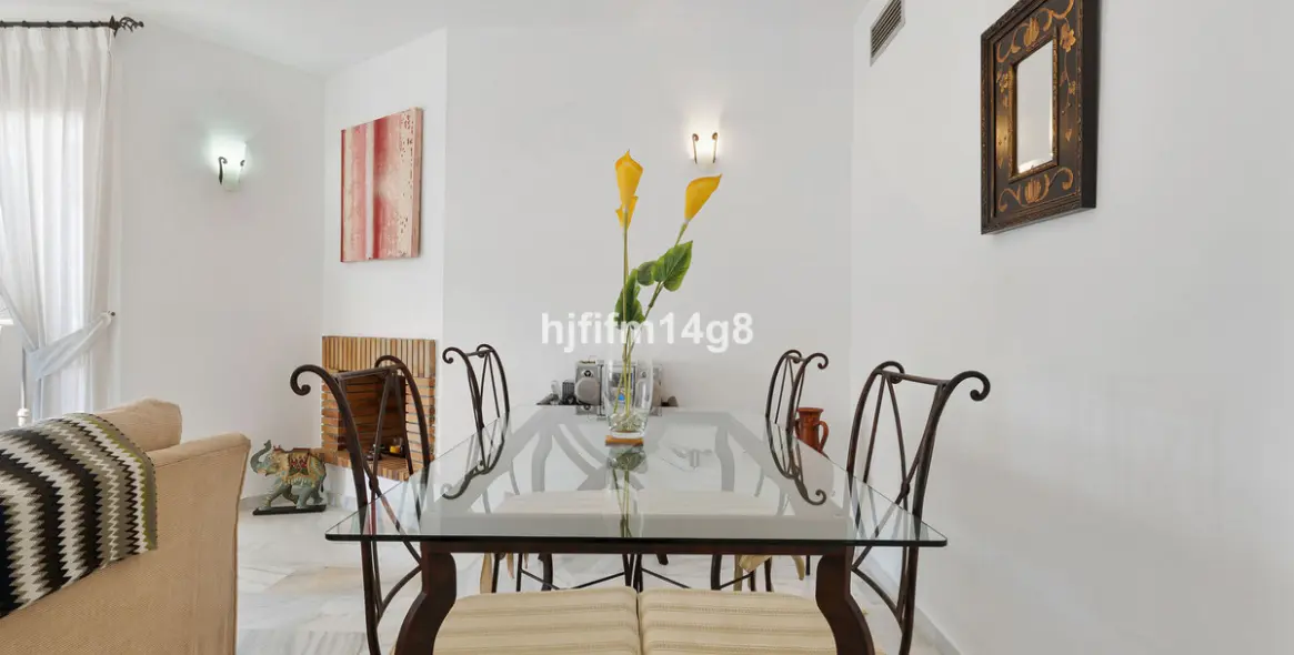 Sale of penthouse in Nueva Andalucía 7
