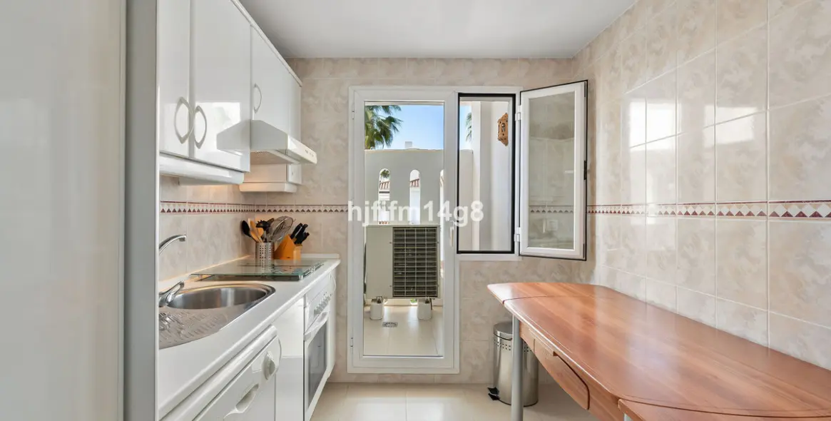 Sale of penthouse in Nueva Andalucía 8