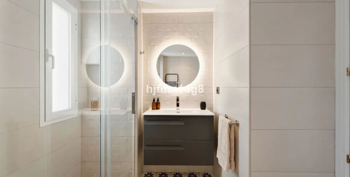 Sale of penthouse in Nueva Andalucía 11