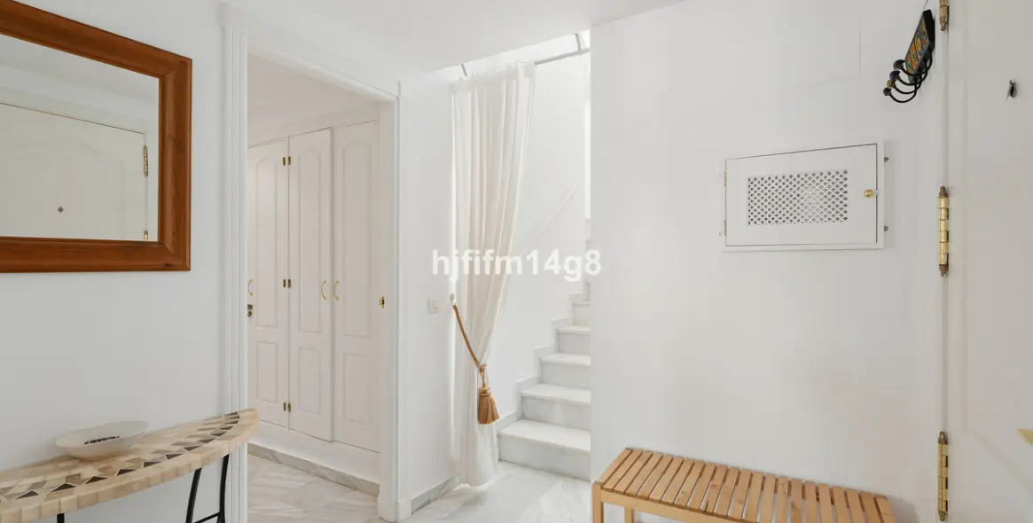 Sale of penthouse in Nueva Andalucía 12