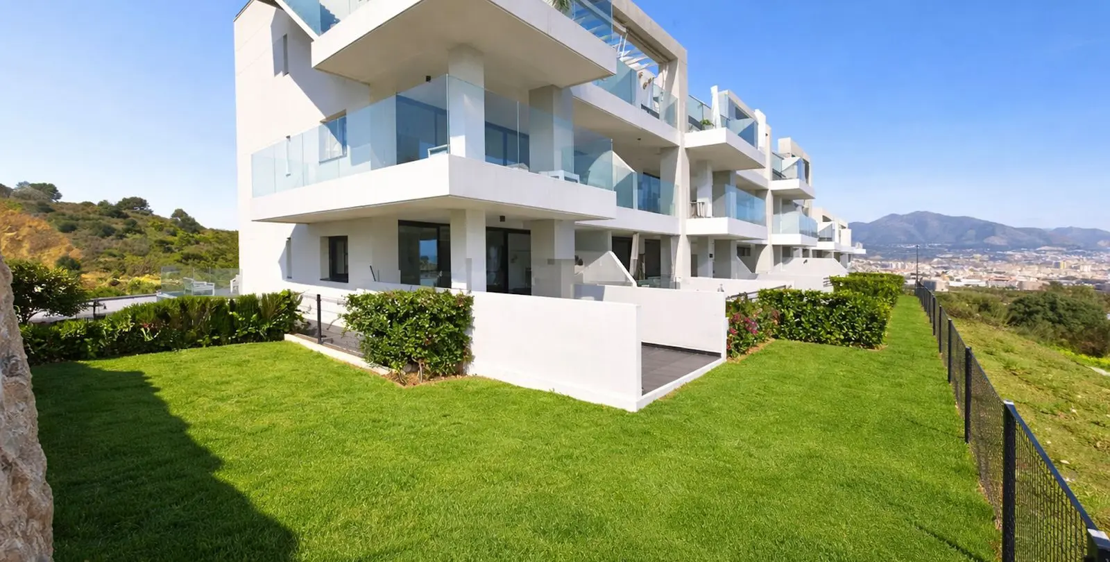 Venta de apartamento en planta baja en Mijas 1