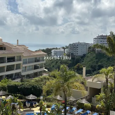 Продажа апартаментов на среднем этаже в Riviera del Sol