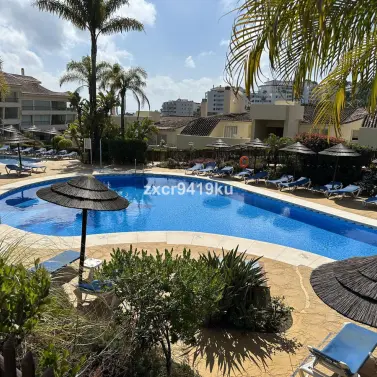 Продажа апартаментов на среднем этаже в Riviera del Sol