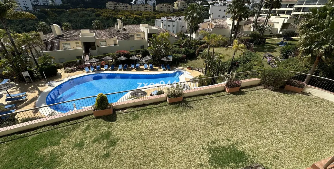 Sale of middle floor apartment in Riviera del Sol 5