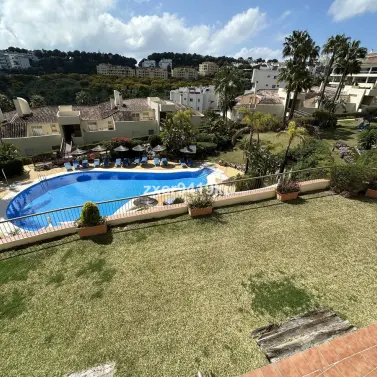 Продажа апартаментов на среднем этаже в Riviera del Sol