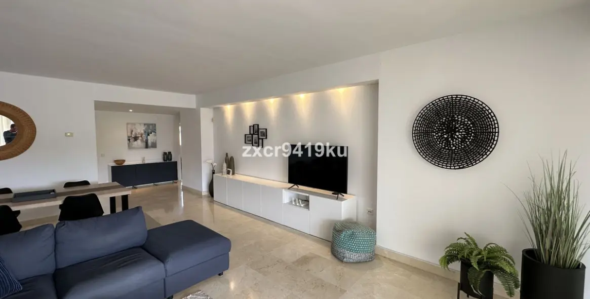 Sale of middle floor apartment in Riviera del Sol 10