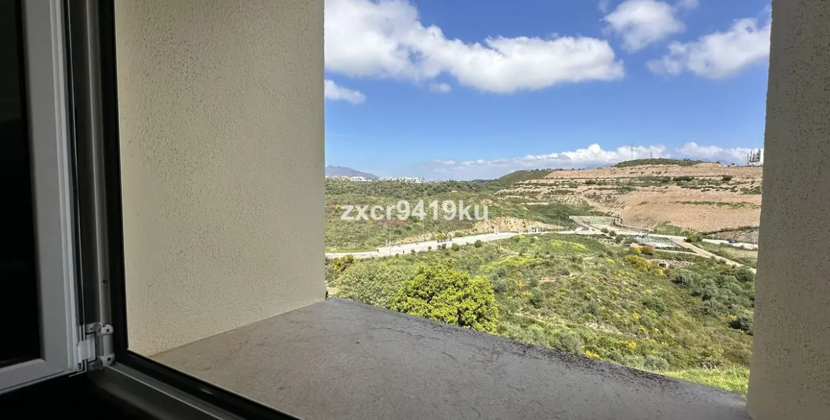 Sale of middle floor apartment in Riviera del Sol 13