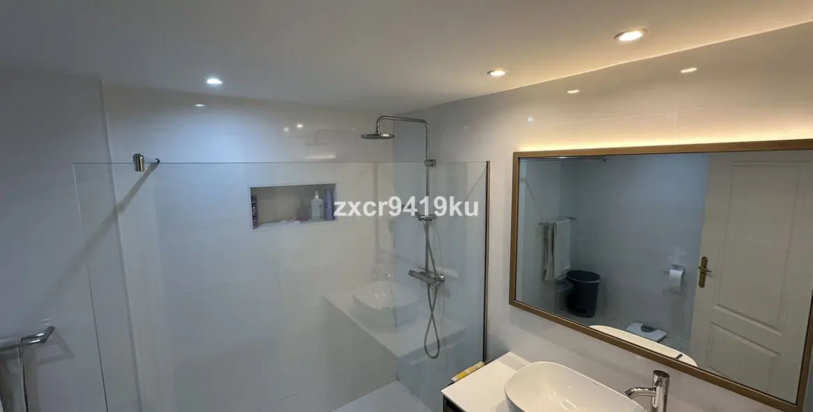 Sale of middle floor apartment in Riviera del Sol 23