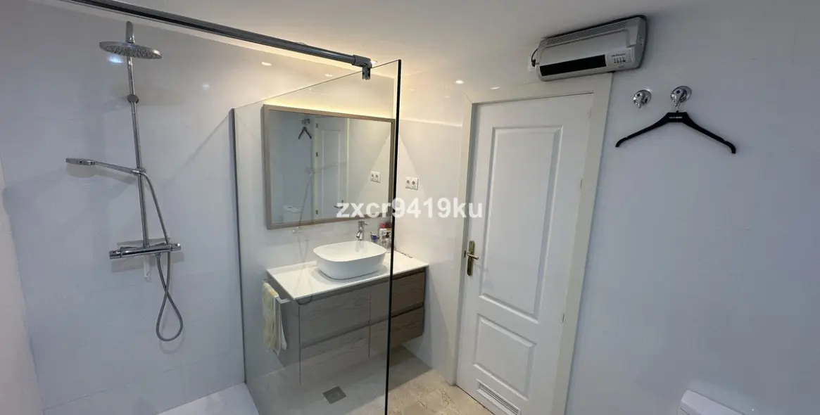 Sale of middle floor apartment in Riviera del Sol 25