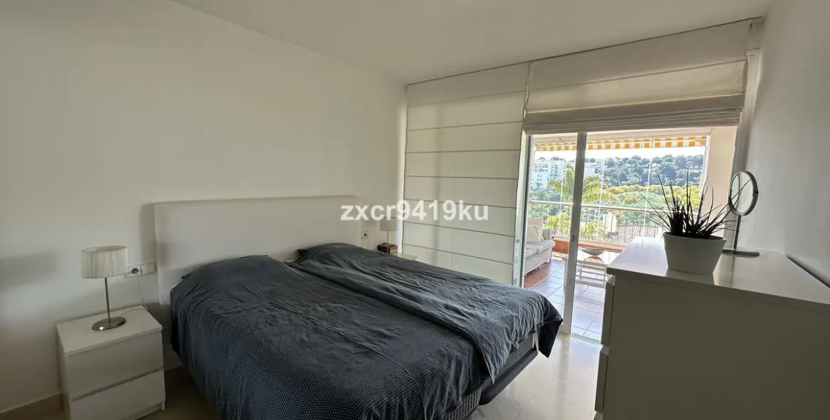 Sale of middle floor apartment in Riviera del Sol 26