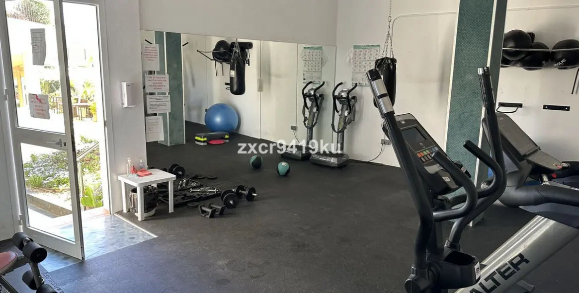 Sale of middle floor apartment in Riviera del Sol 30