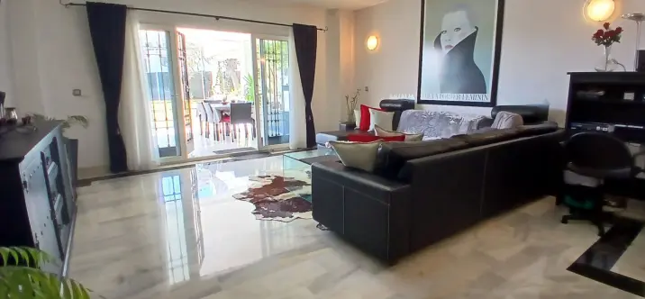 Sale of ground floor apartment in Calahonda 3