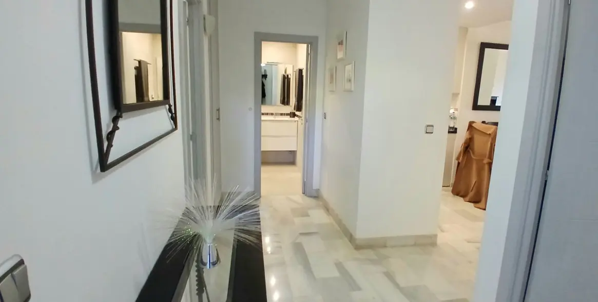 Sale of ground floor apartment in Calahonda 9