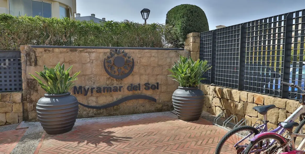 Sale of ground floor apartment in Mijas 2