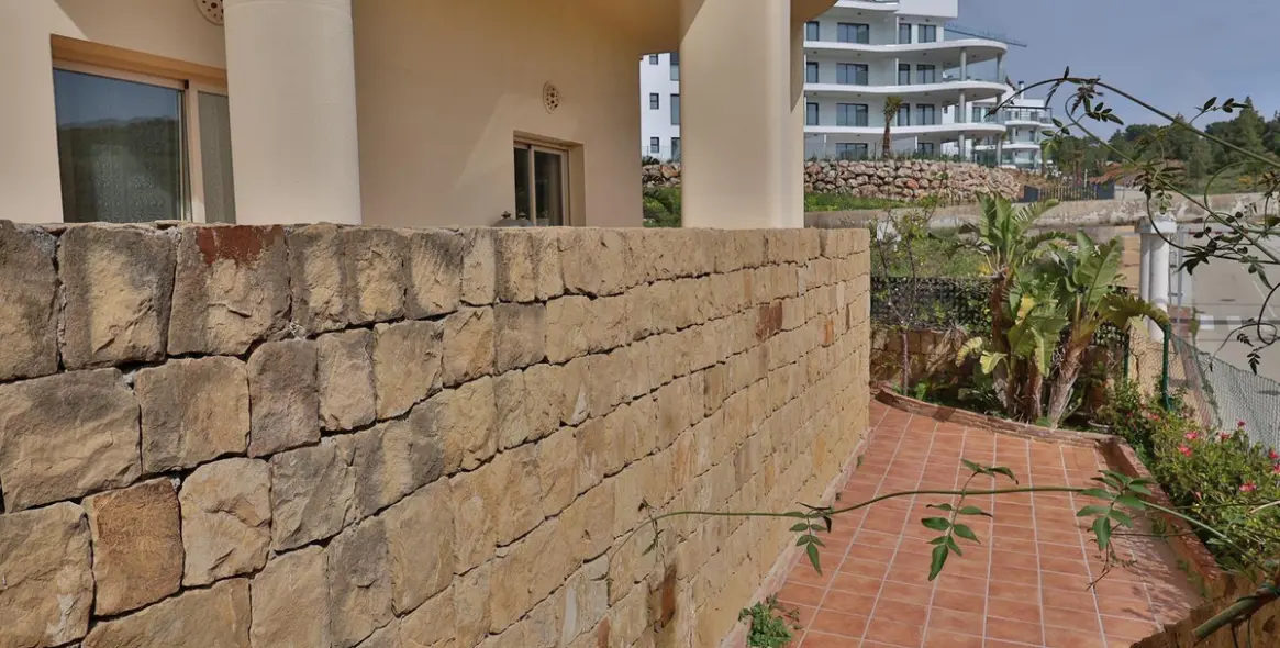 Sale of ground floor apartment in Mijas 26