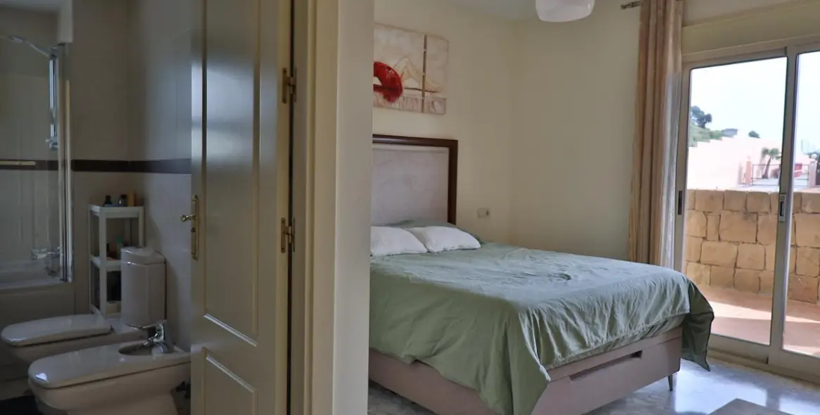 Sale of ground floor apartment in Mijas 35