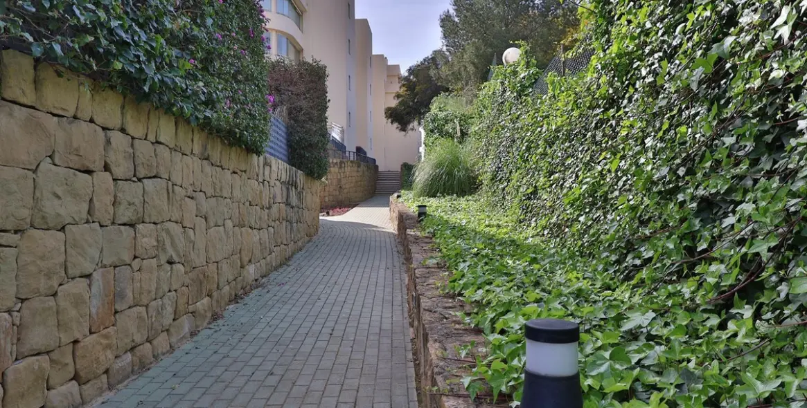 Sale of ground floor apartment in Mijas 61