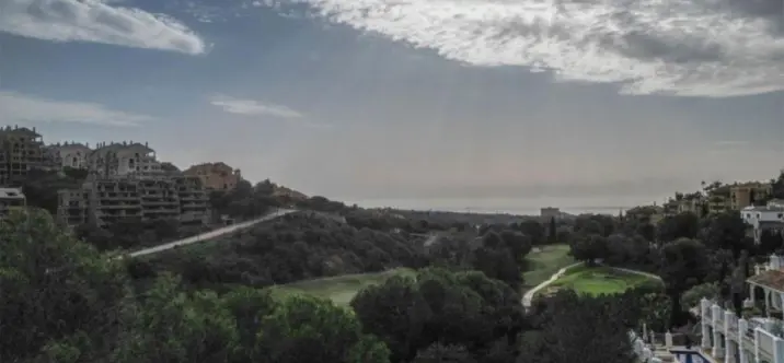Продажа  жилого участка в Elviria 4