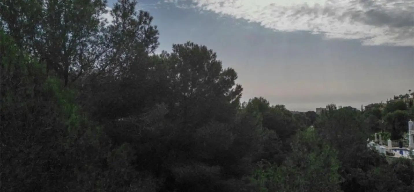 Sale of residential plot in Elviria 3