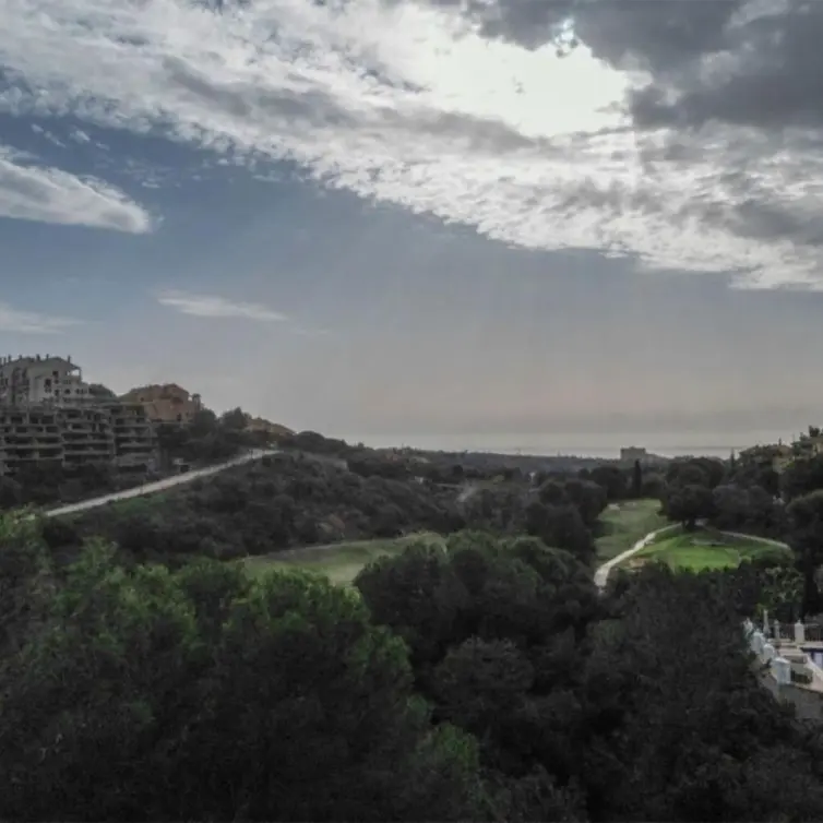 Sale of residential plot in Elviria