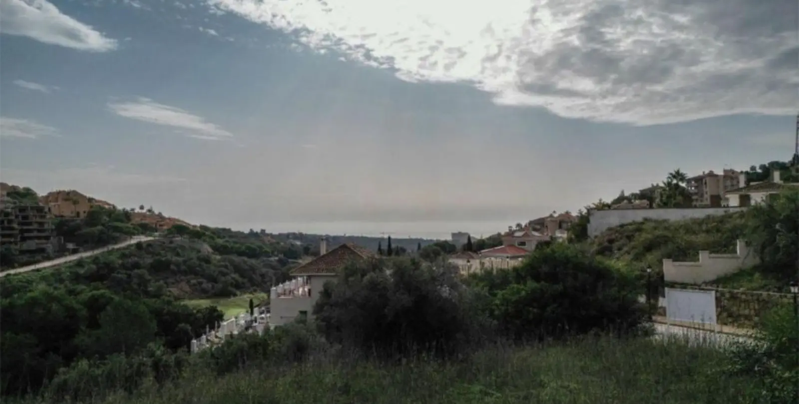 Sale of residential plot in Elviria 7