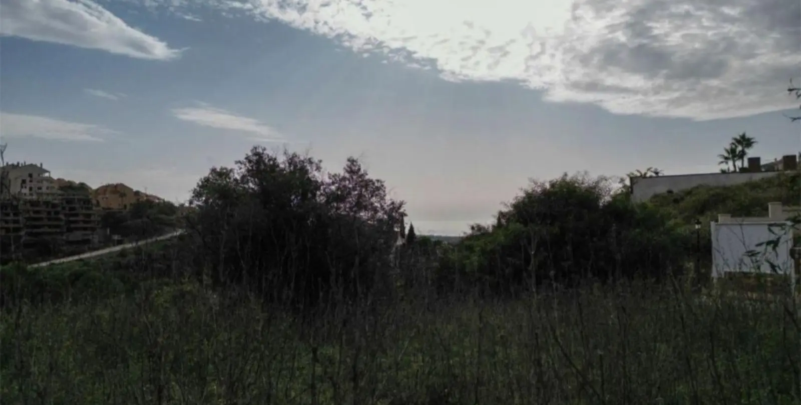 Sale of residential plot in Elviria 8