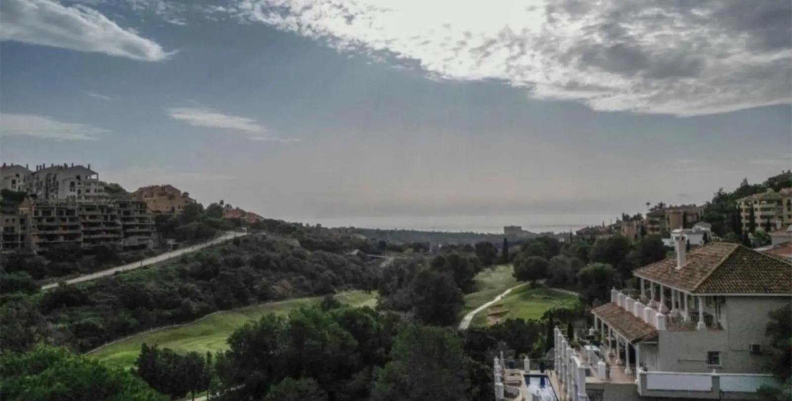 Sale of residential plot in Elviria 10