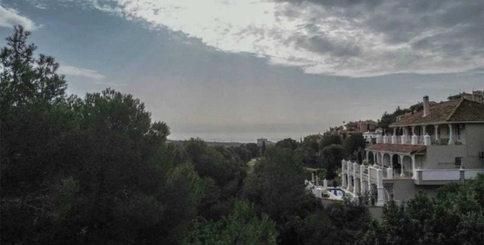 Sale of residential plot in Elviria 11