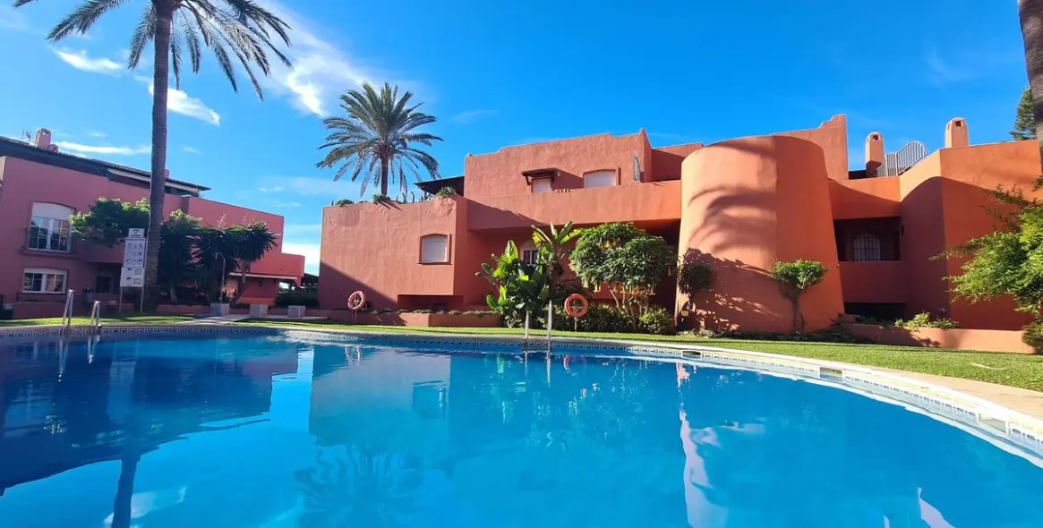 Продажа апартаментов на первом этаже в El Rosario 2