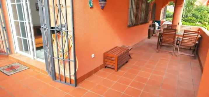 Продажа апартаментов на первом этаже в El Rosario 2