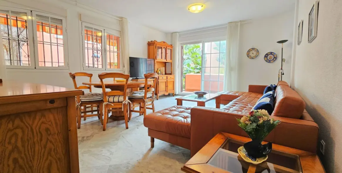 Продажа апартаментов на первом этаже в El Rosario 4