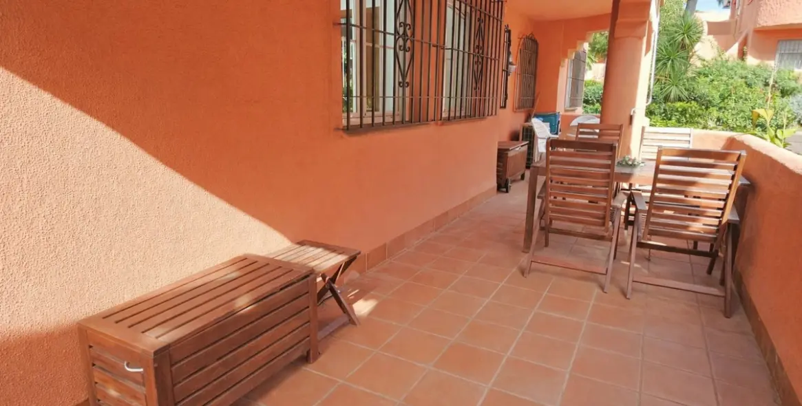 Продажа апартаментов на первом этаже в El Rosario 12