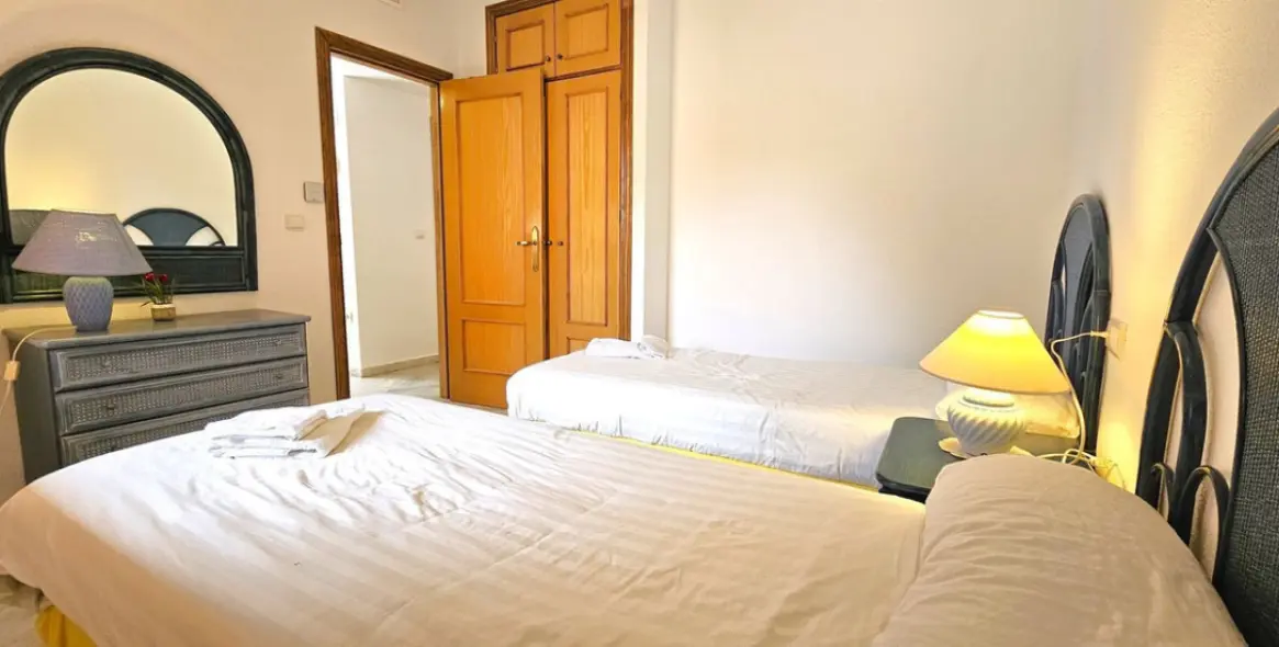 Продажа апартаментов на первом этаже в El Rosario 16