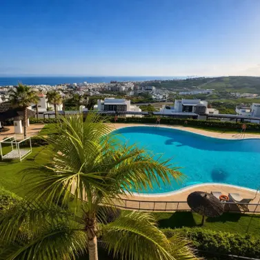 Продажа апартаментов на среднем этаже в Estepona