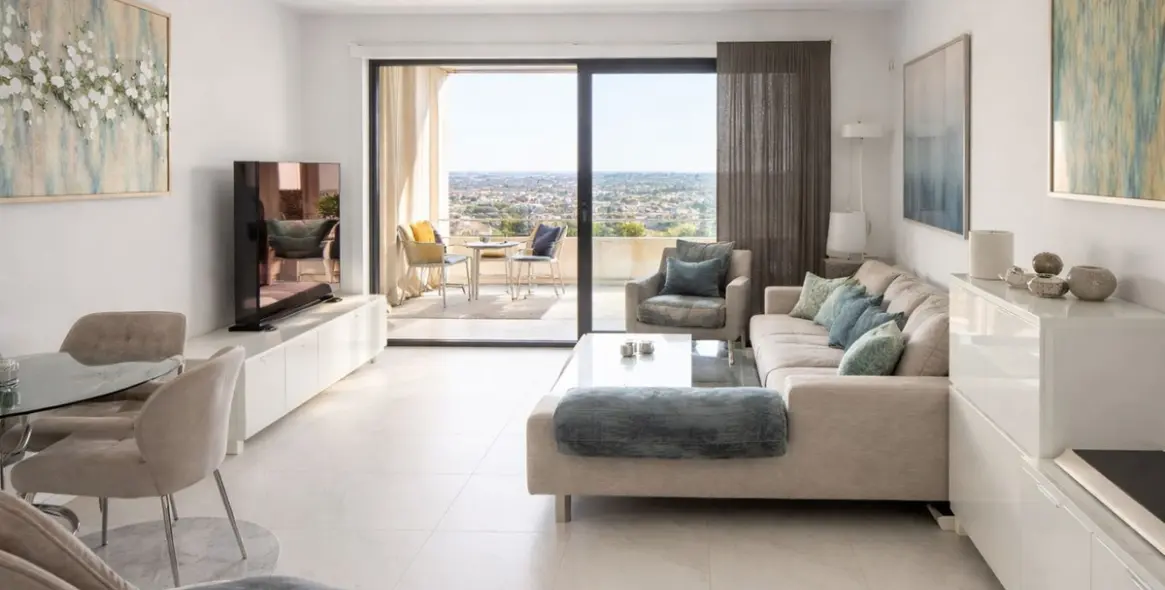 Продажа апартаментов на среднем этаже в Estepona 7