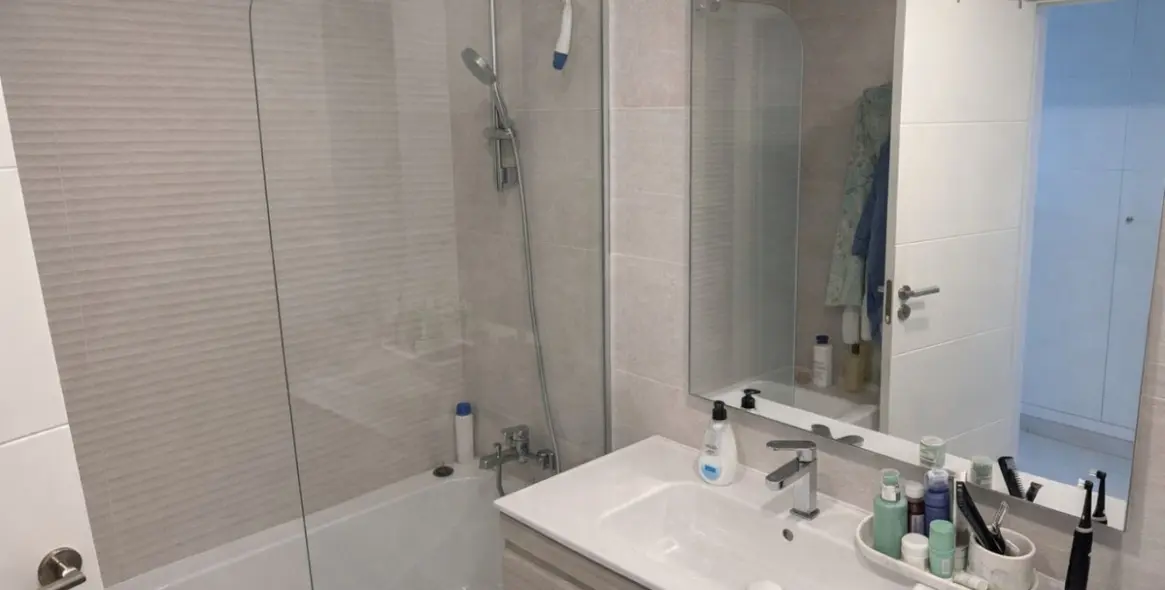 Продажа апартаментов на среднем этаже в Estepona 11