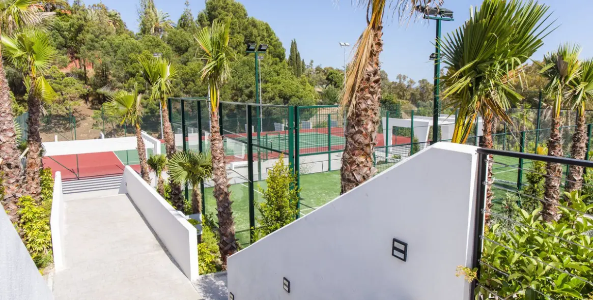 Продажа апартаментов на среднем этаже в Estepona 20