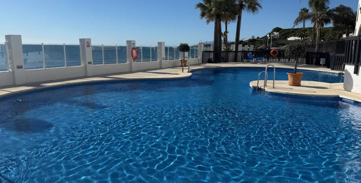 Продажа апартаментов на среднем этаже в Calahonda 4