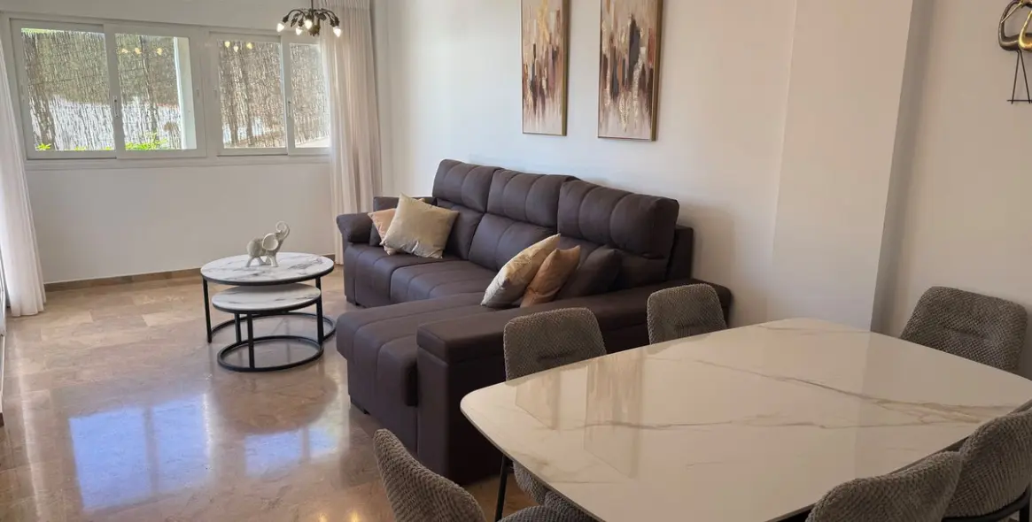 Продажа апартаментов на среднем этаже в Calahonda 5