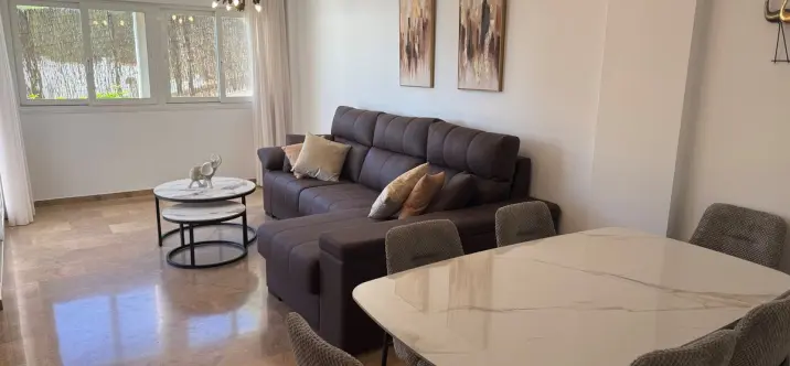 Продажа апартаментов на среднем этаже в Calahonda 4