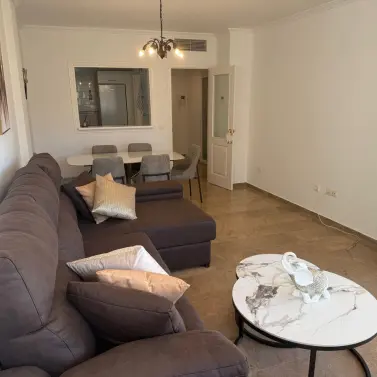 Продажа апартаментов на среднем этаже в Calahonda