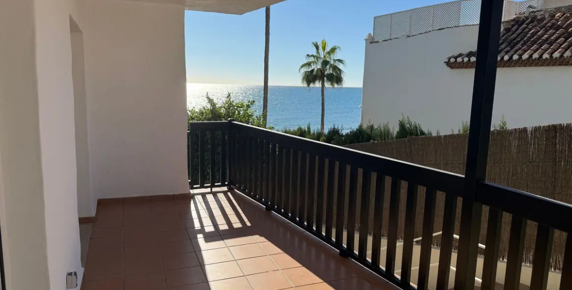 Продажа апартаментов на среднем этаже в Calahonda 8