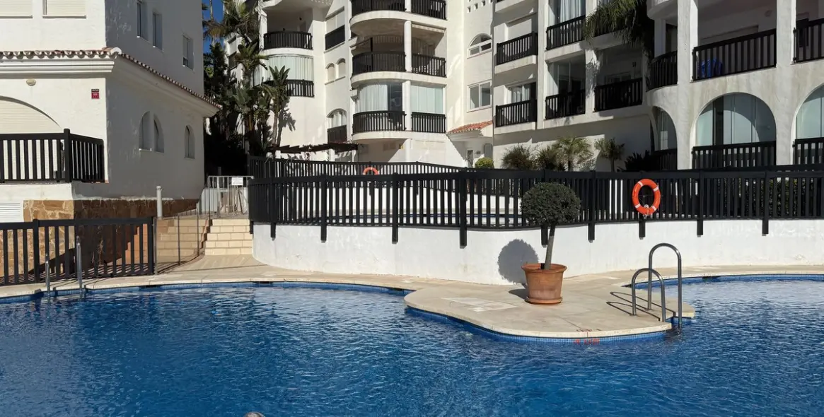 Продажа апартаментов на среднем этаже в Calahonda 17