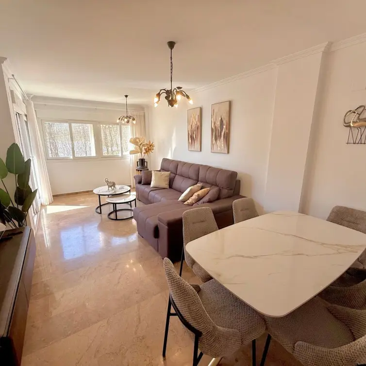 Sale of middle floor apartment in Calahonda