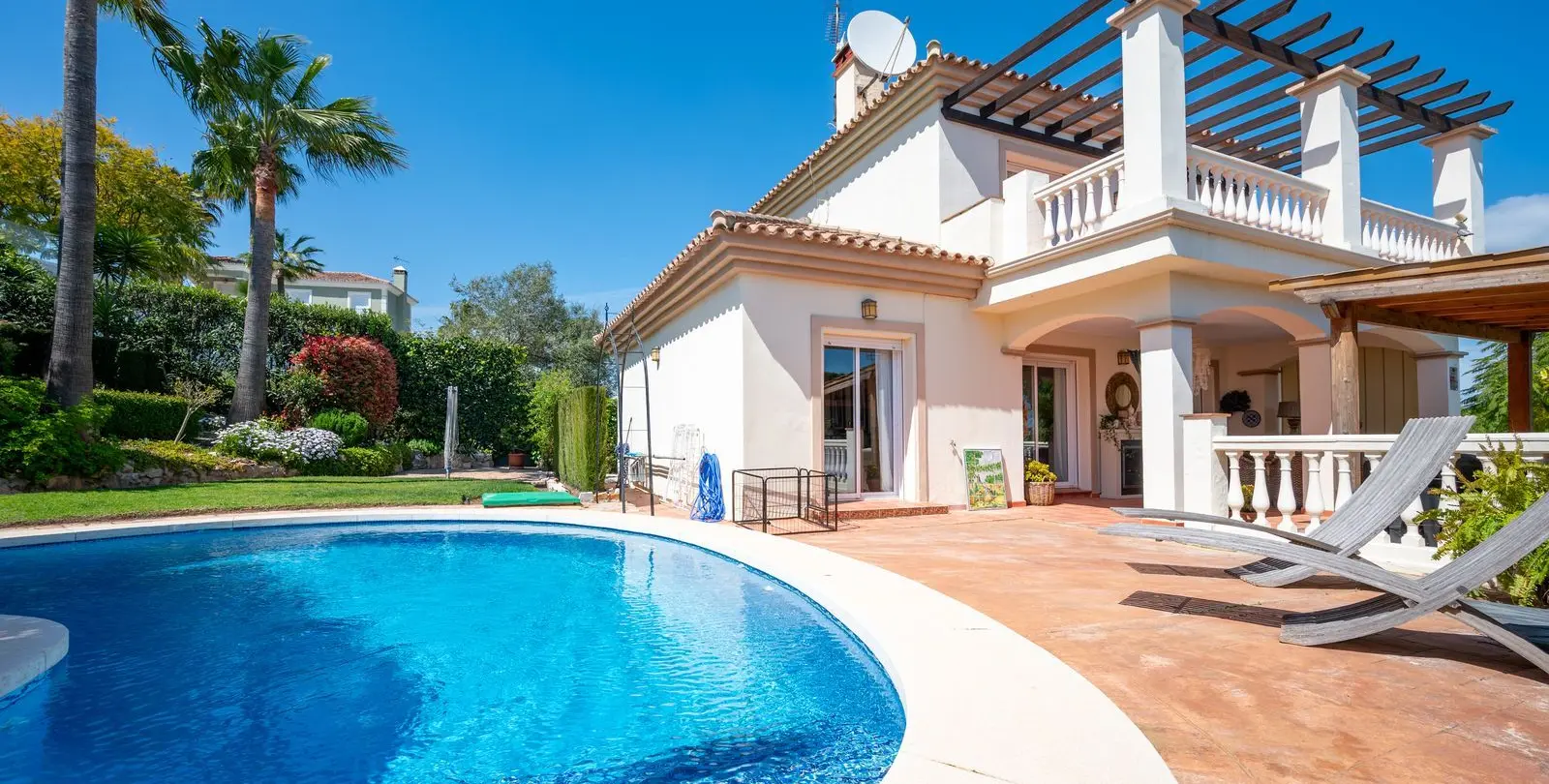 Sale of detached villa in Coín 2