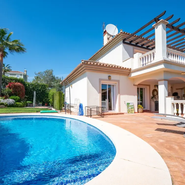 Venta de villa independiente en Coín