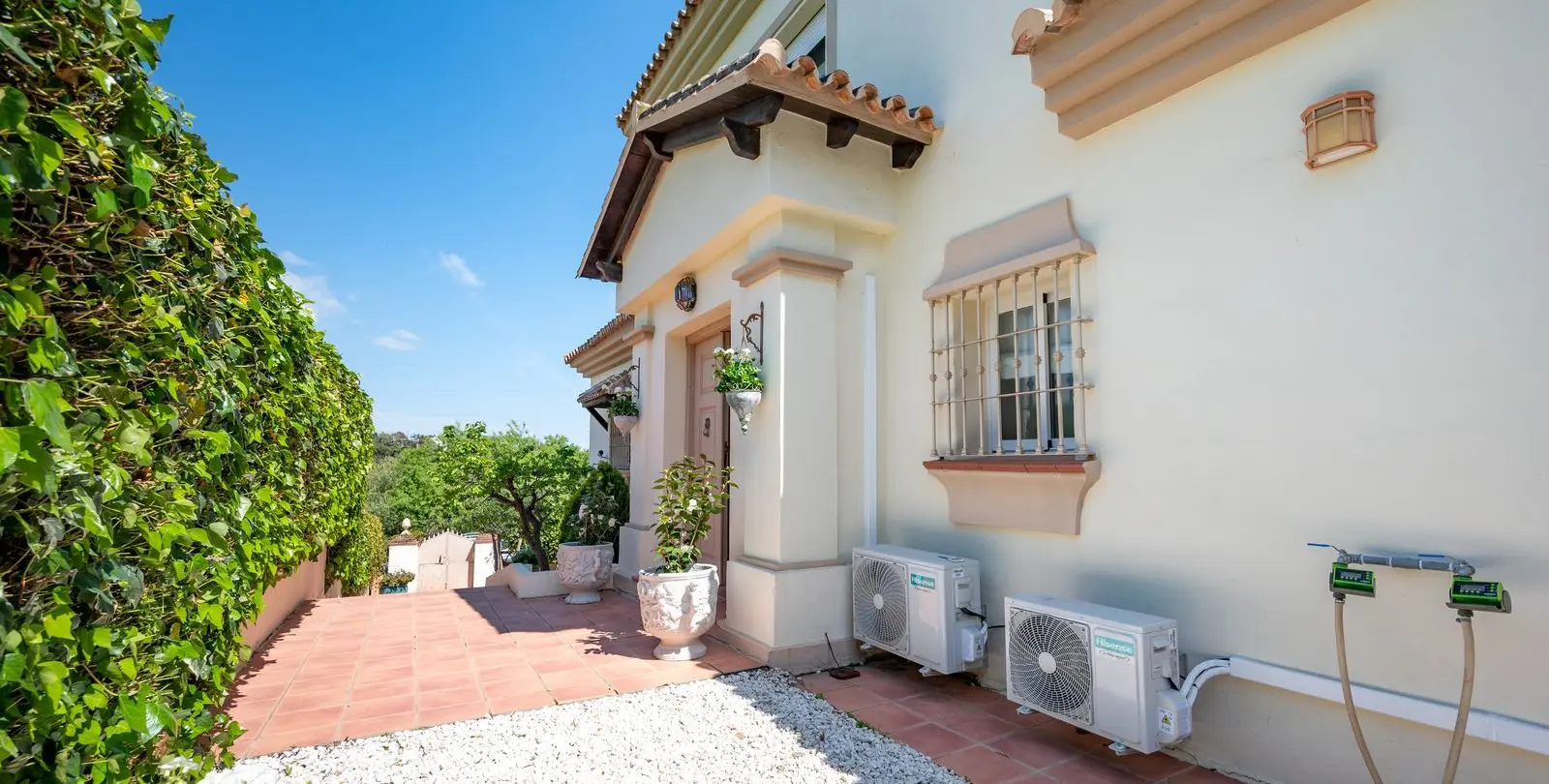 Sale of detached villa in Coín 3