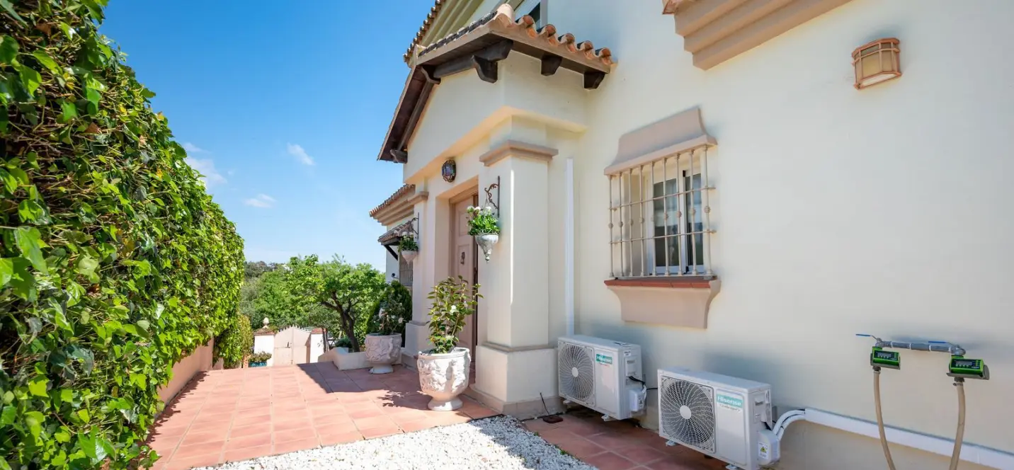 Venta de villa independiente en Coín 2