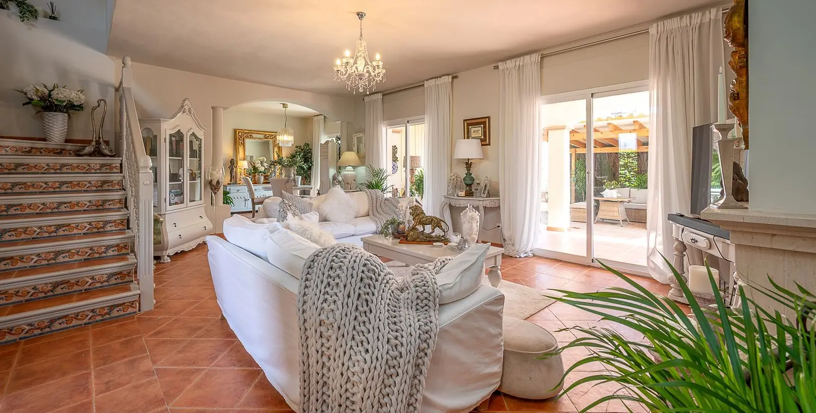 Sale of detached villa in Coín 4