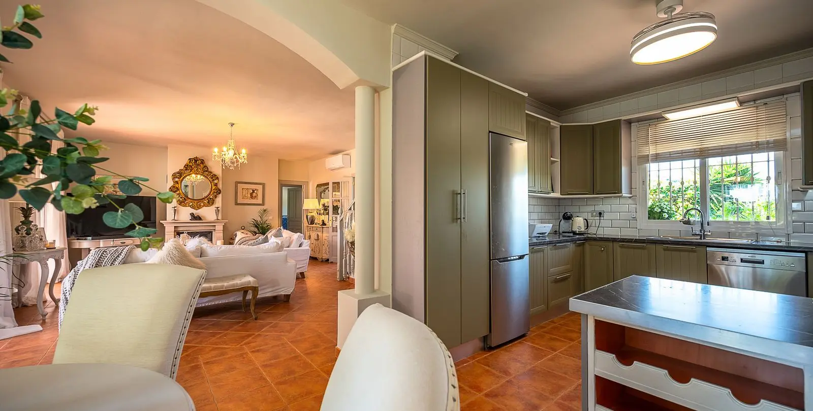 Sale of detached villa in Coín 11